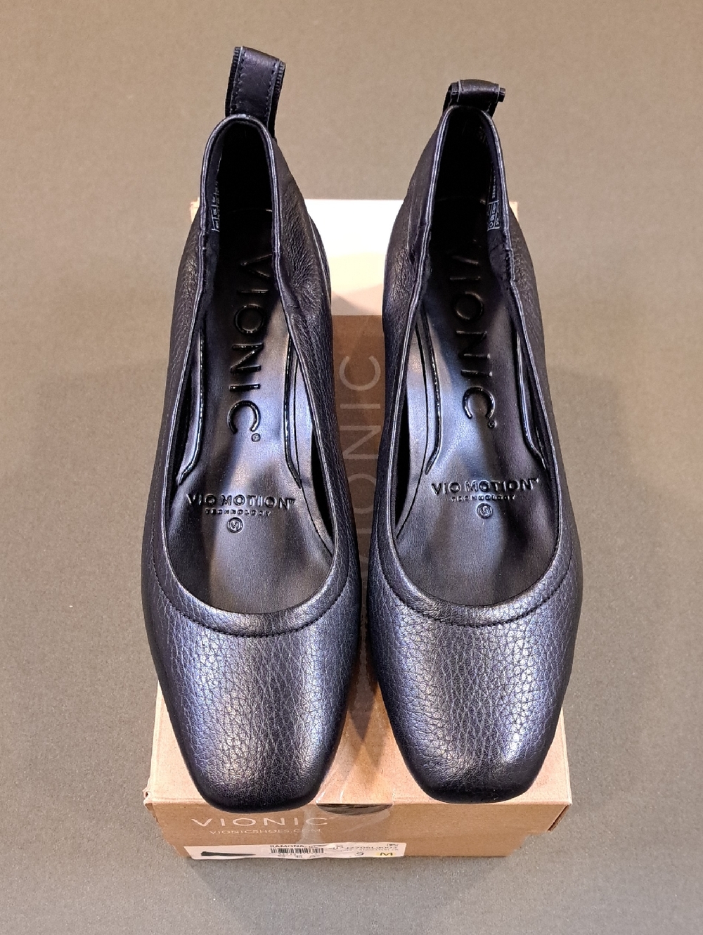 Vionic Ramona Block Heel Pump - Color: Black - Size: 9 - Picture 2 of 9